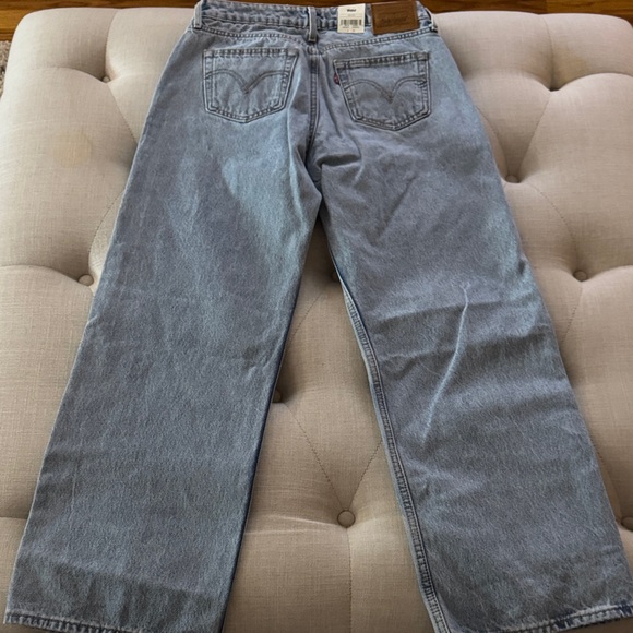 Levi's Women’s Low Loose straight leg jeans. NWT 26x30 - Picture 4 of 9